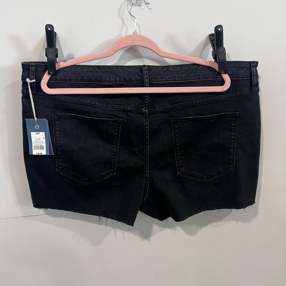 Universal Thread Shorts - Picture 2 of 4